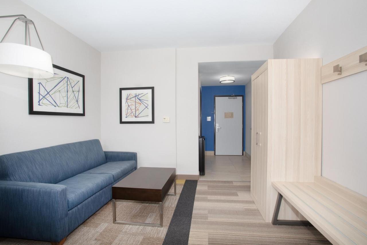 Express & Phoenix Dist By Ihg Hotel Glendale