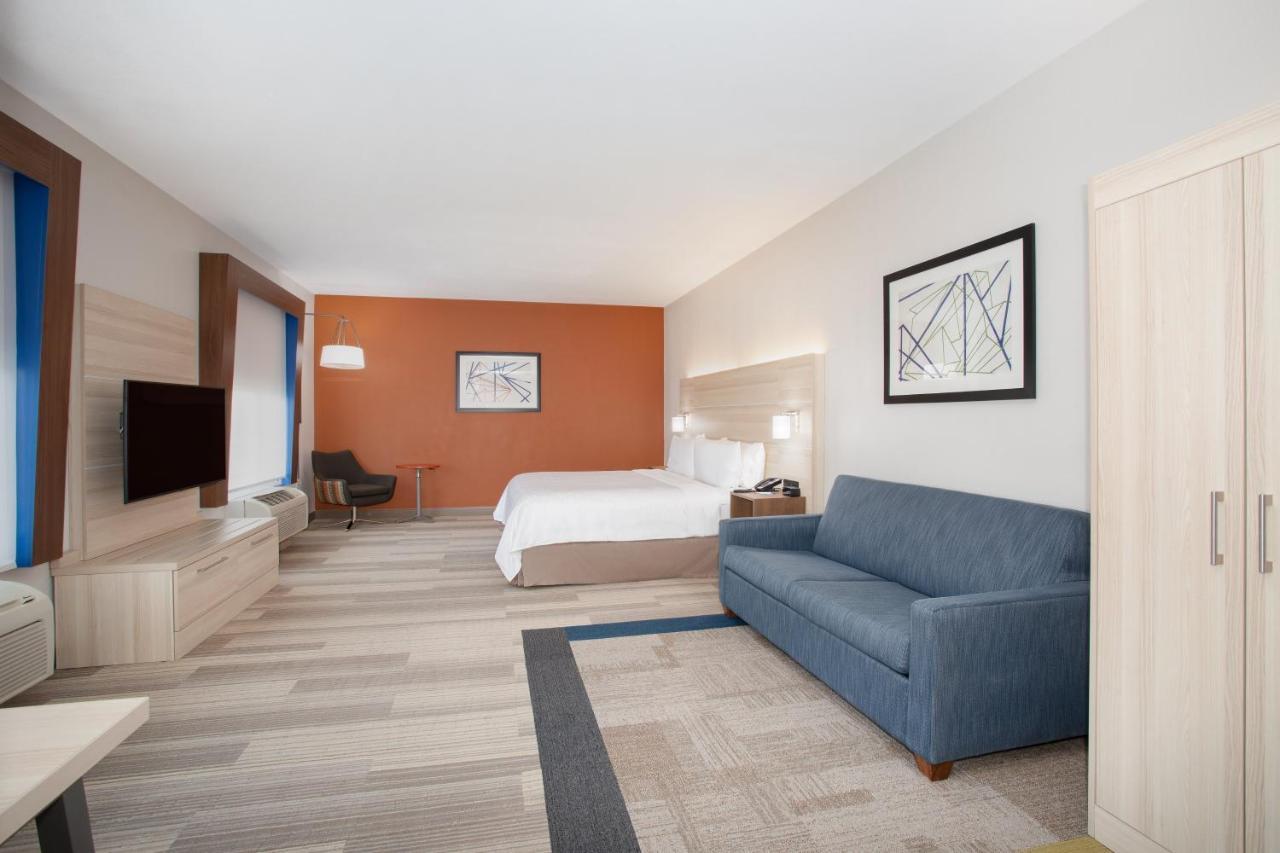 Hotel Express & Phoenix Dist By Ihg 3*