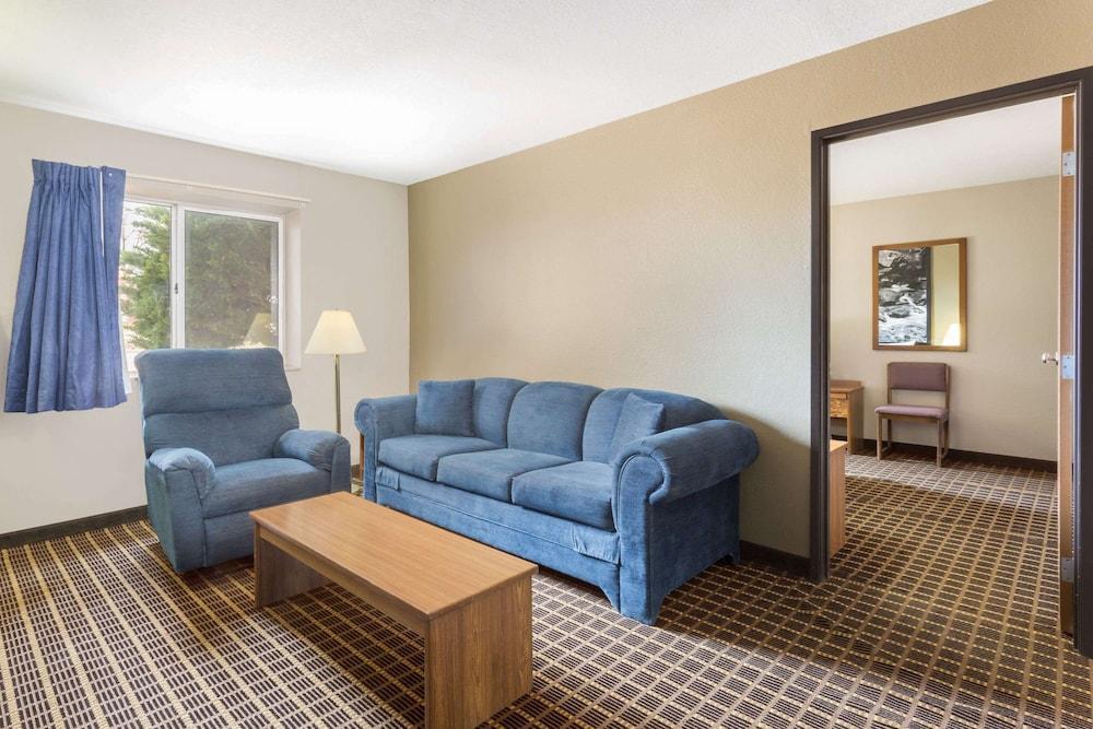 Super 8 By Wyndham
