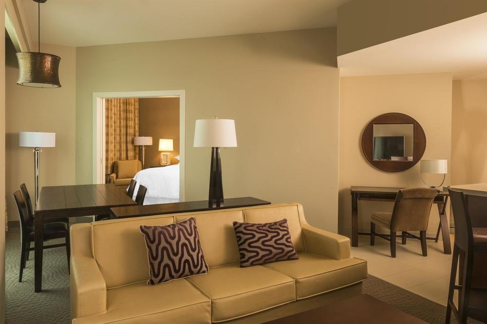 Hotel Sheraton At Wrigleyville West Mesa