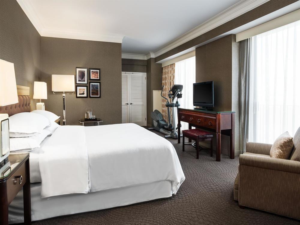 Sheraton Crescent Phoenix