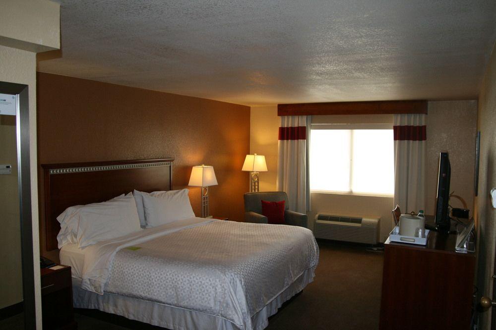 Four Points By Sheraton Airport