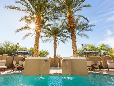 Hilton Phoenix Hotel 4*