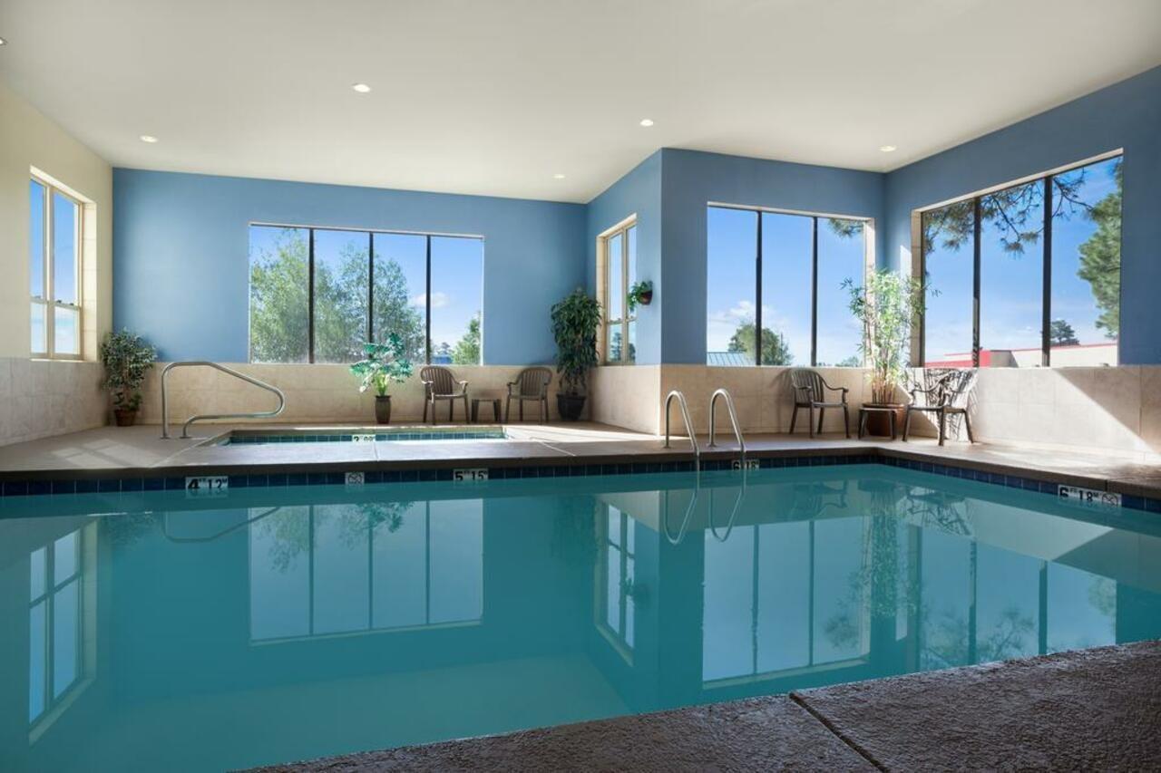 Days & By Wyndham East Hotel 3*