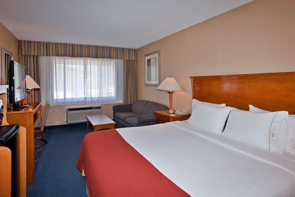 Express By Ihg Hotel 2*