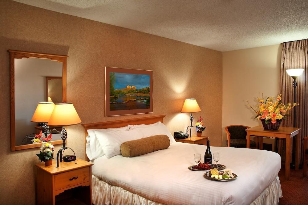The At Cliff Castle Casino Hotel 3*