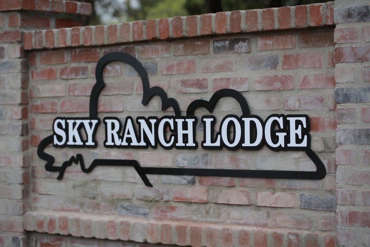 Sky Ranch 3*