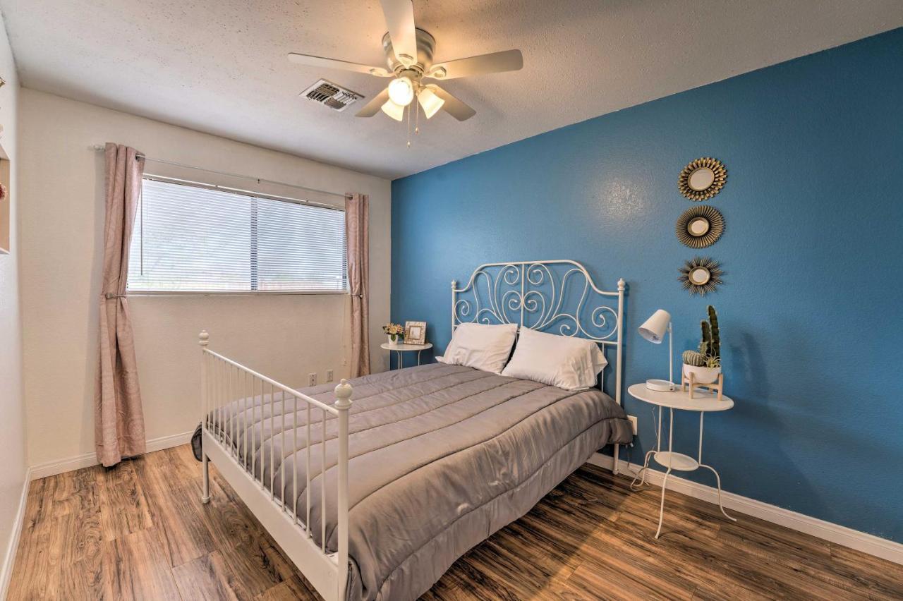 Updated Family - 2 Blocks To Colorado River! Holiday home *