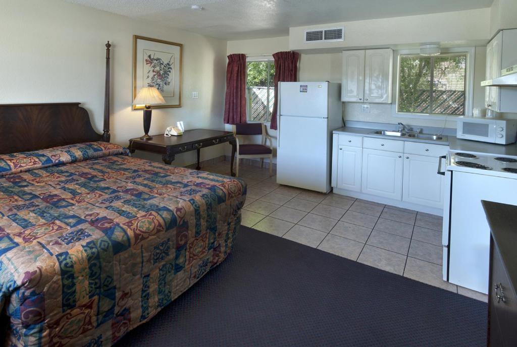American Executive Hotel 3*