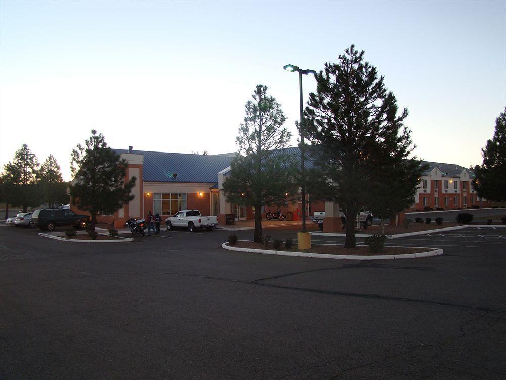 Quality Near Grand Canyon Inn 3*