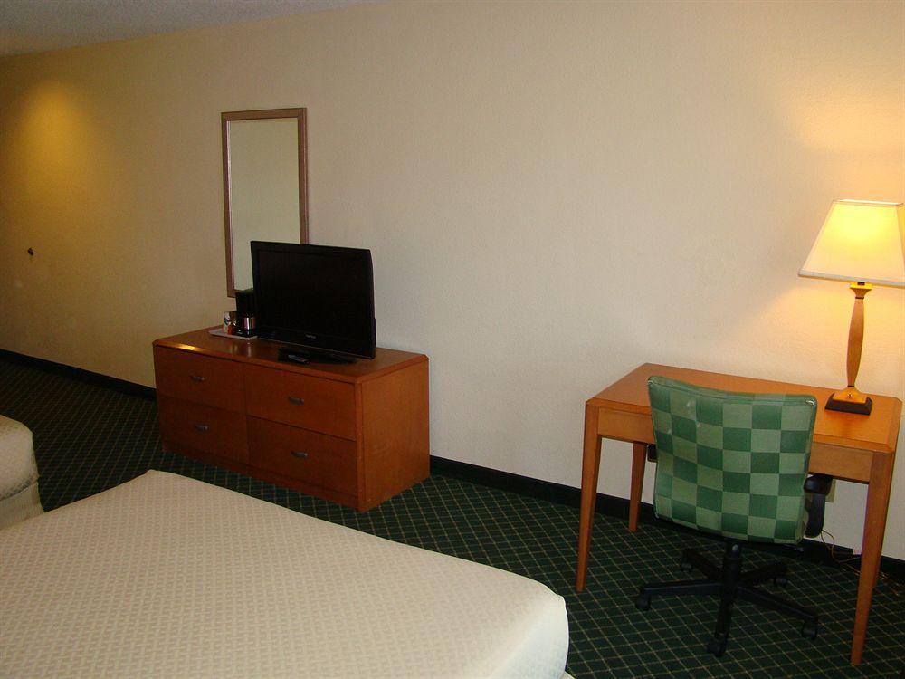 Quality Near Grand Canyon Inn 3*