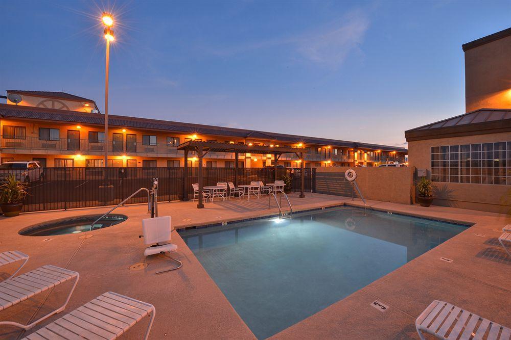 Western Gold Poppy Hotel Tucson