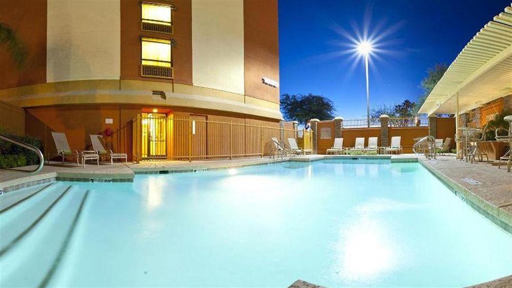 Express & By Ihg Hotel 2*