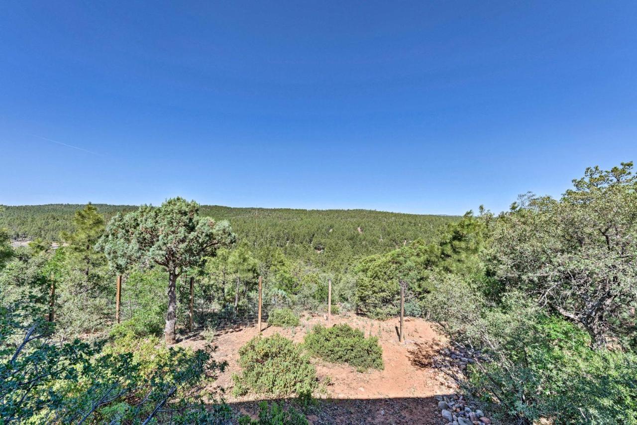 Hilltop Hideaway In Show With Mountain Views! Holiday home