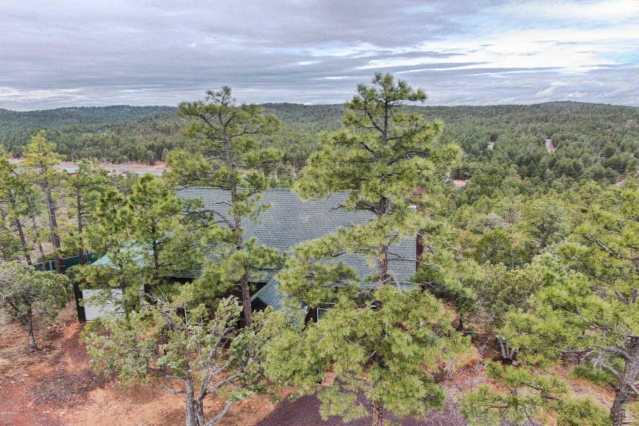 Holiday home Hilltop Hideaway In Show With Mountain Views!