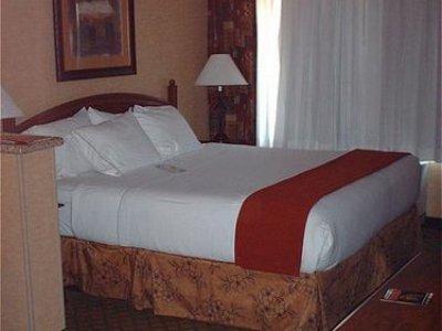 Express & By Ihg Hotel