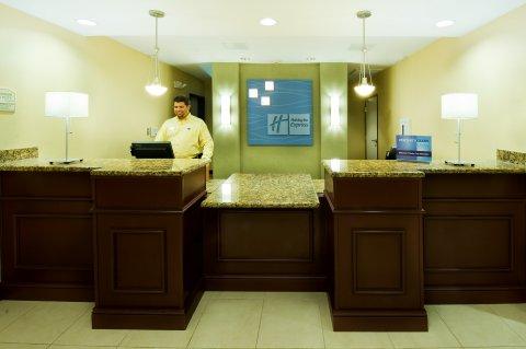 Express & Phoenix Dist By Ihg 3* Glendale