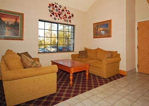 Hotel Super 8 By Wyndham Show 2*