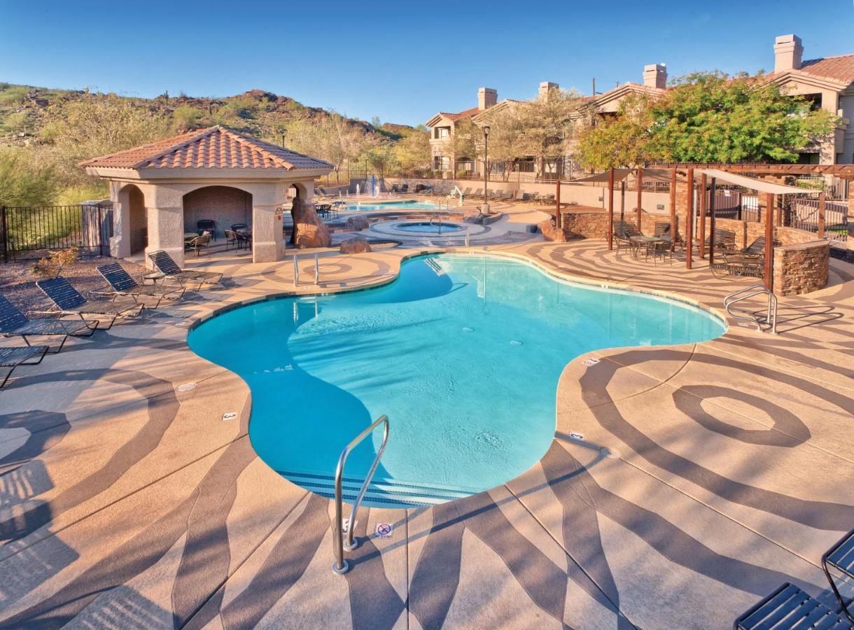 Raintree At South Mountain Preserve Hotel