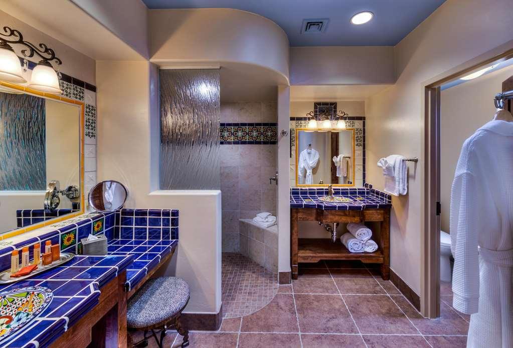 Hacienda Del Sol Guest Ranch Resort 3*
