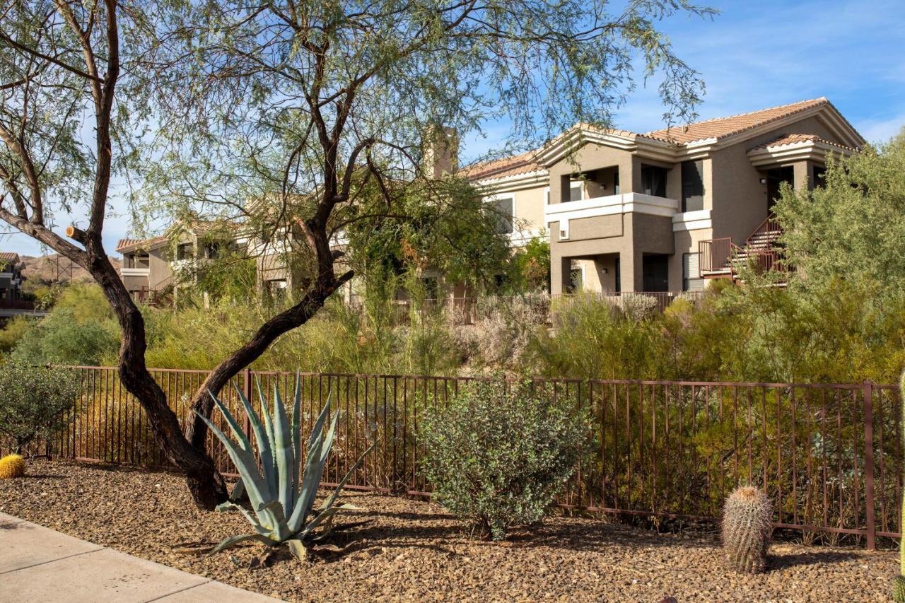 Raintree At South Mountain Preserve Hotel