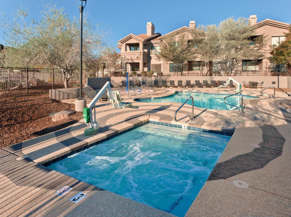 Hotel Raintree At South Mountain Preserve 3*