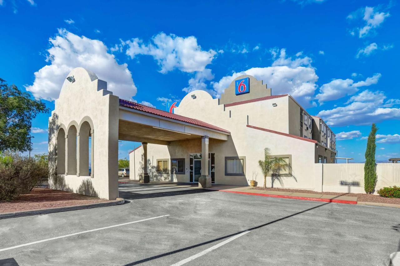 6-benson, Az