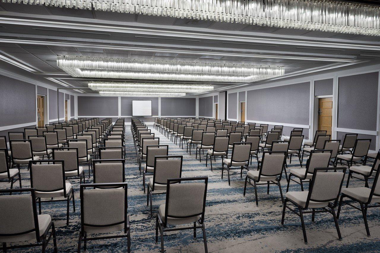Hotel Embassy By Hilton East 4*