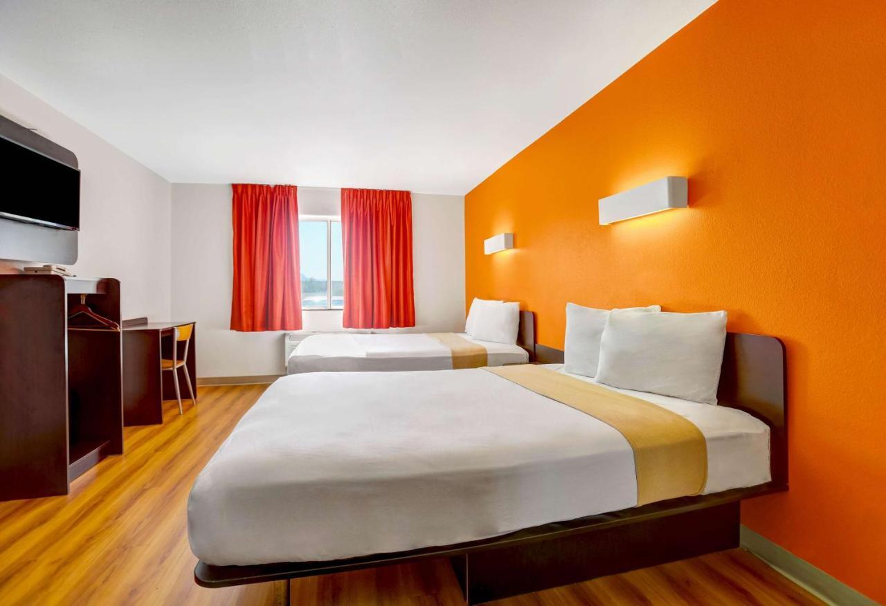 6-apache Junction, Az Hotel 2*
