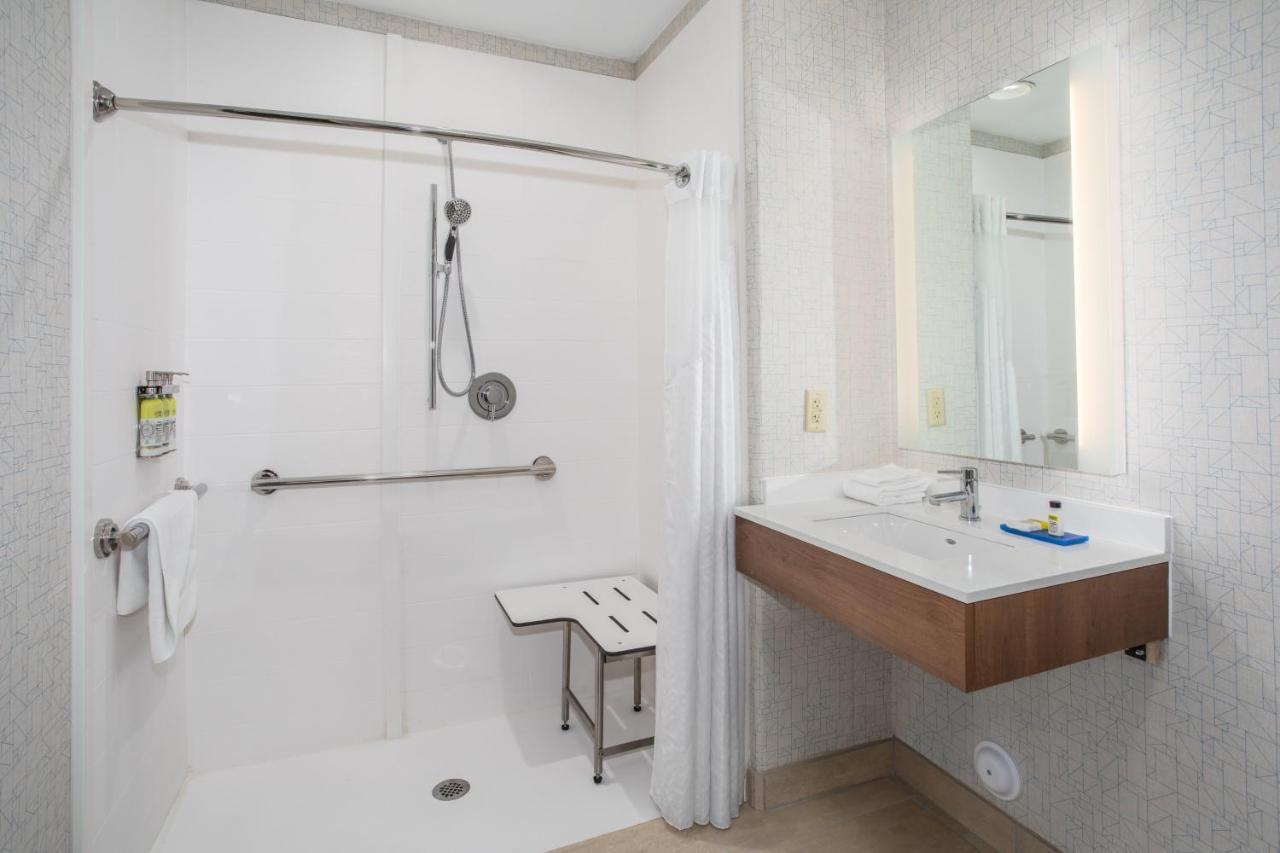 Express & Phoenix Dist By Ihg 3* Glendale