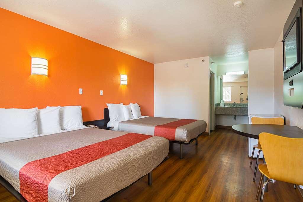 Hotel 6 Chandler