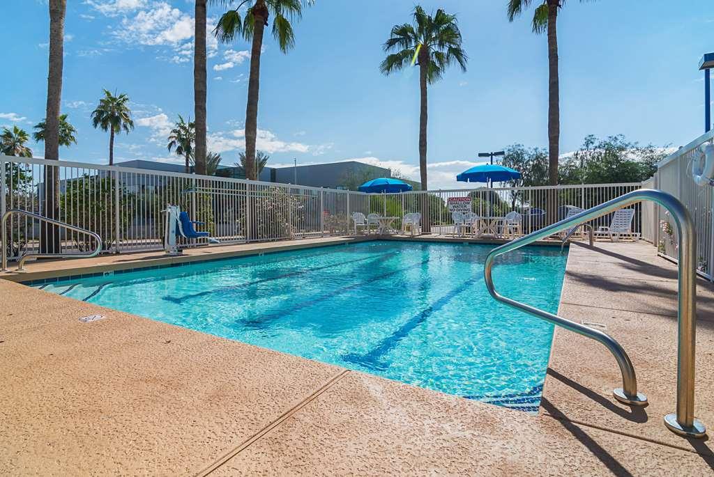 6 Chandler Hotel