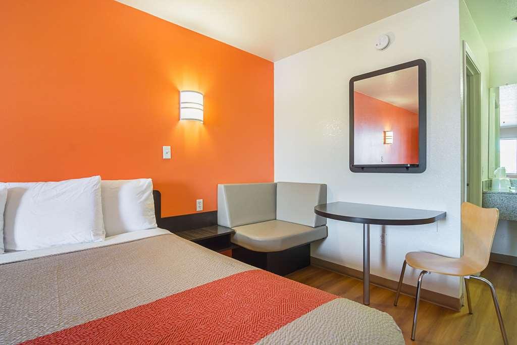 Hotel 6 Chandler Prado del Sol