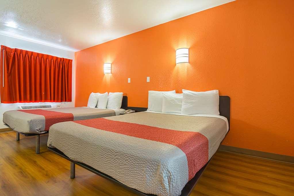 Hotel 6 Chandler
