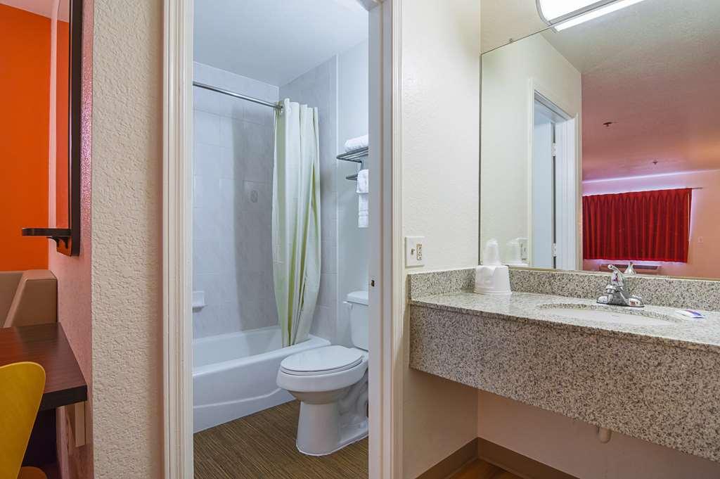 6 Chandler Hotel Prado del Sol