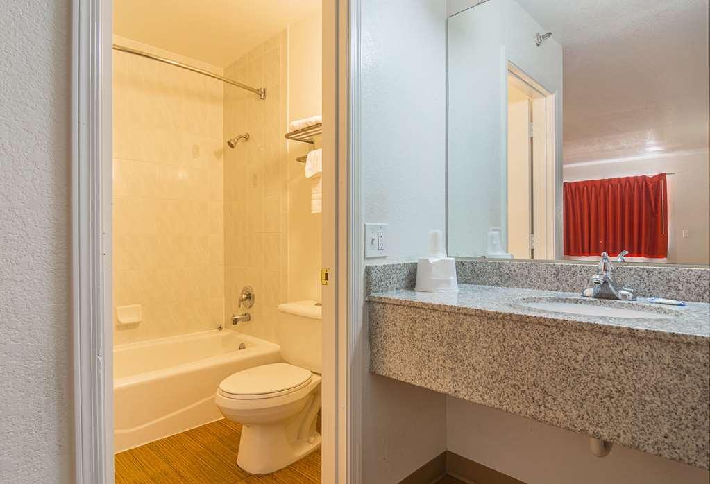 6 Chandler Prado del Sol