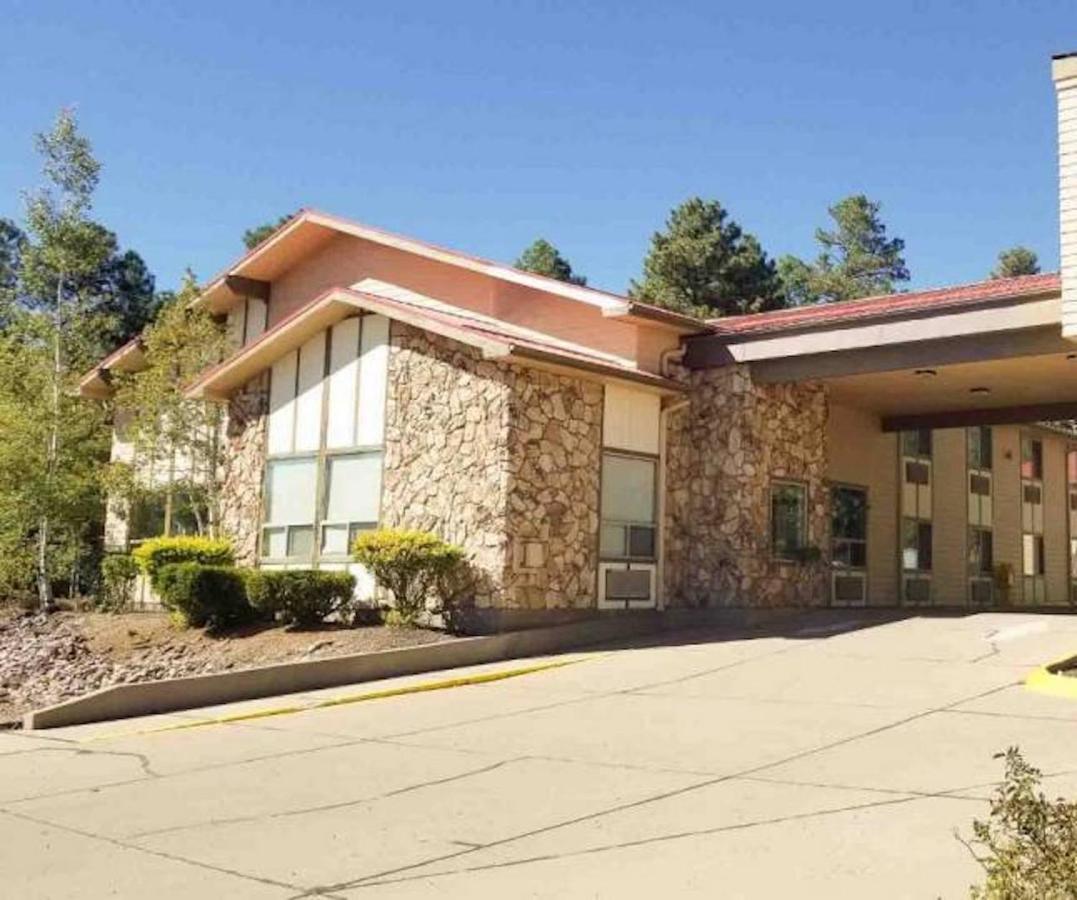 Hotel Pinetop Studio Suites