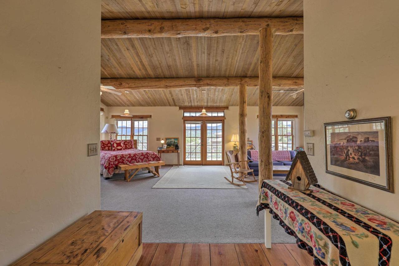 Bright With Thumb Butte Views! Apartment *