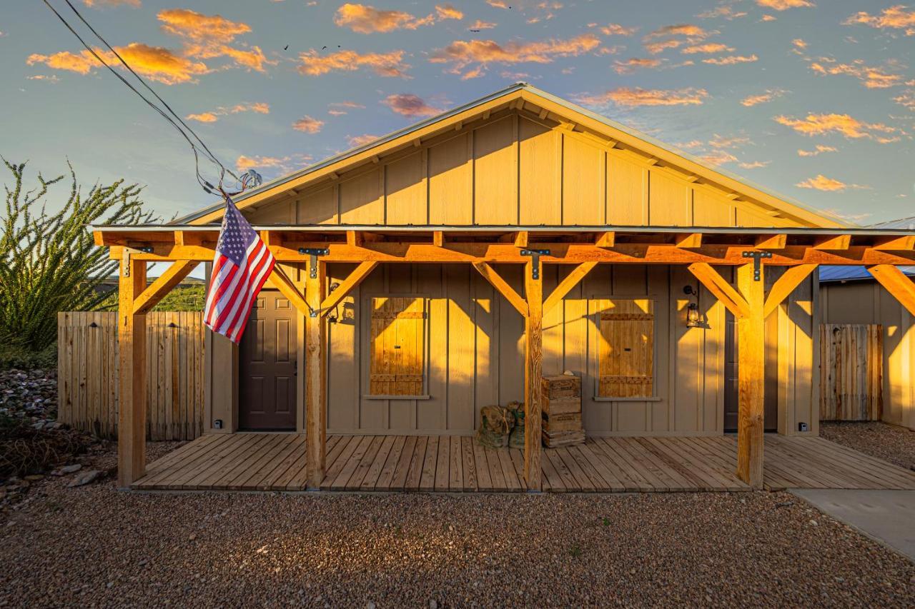 -pet Friendly- Miners #5 -two Double Beds - Private Balcony Holiday park Tombstone