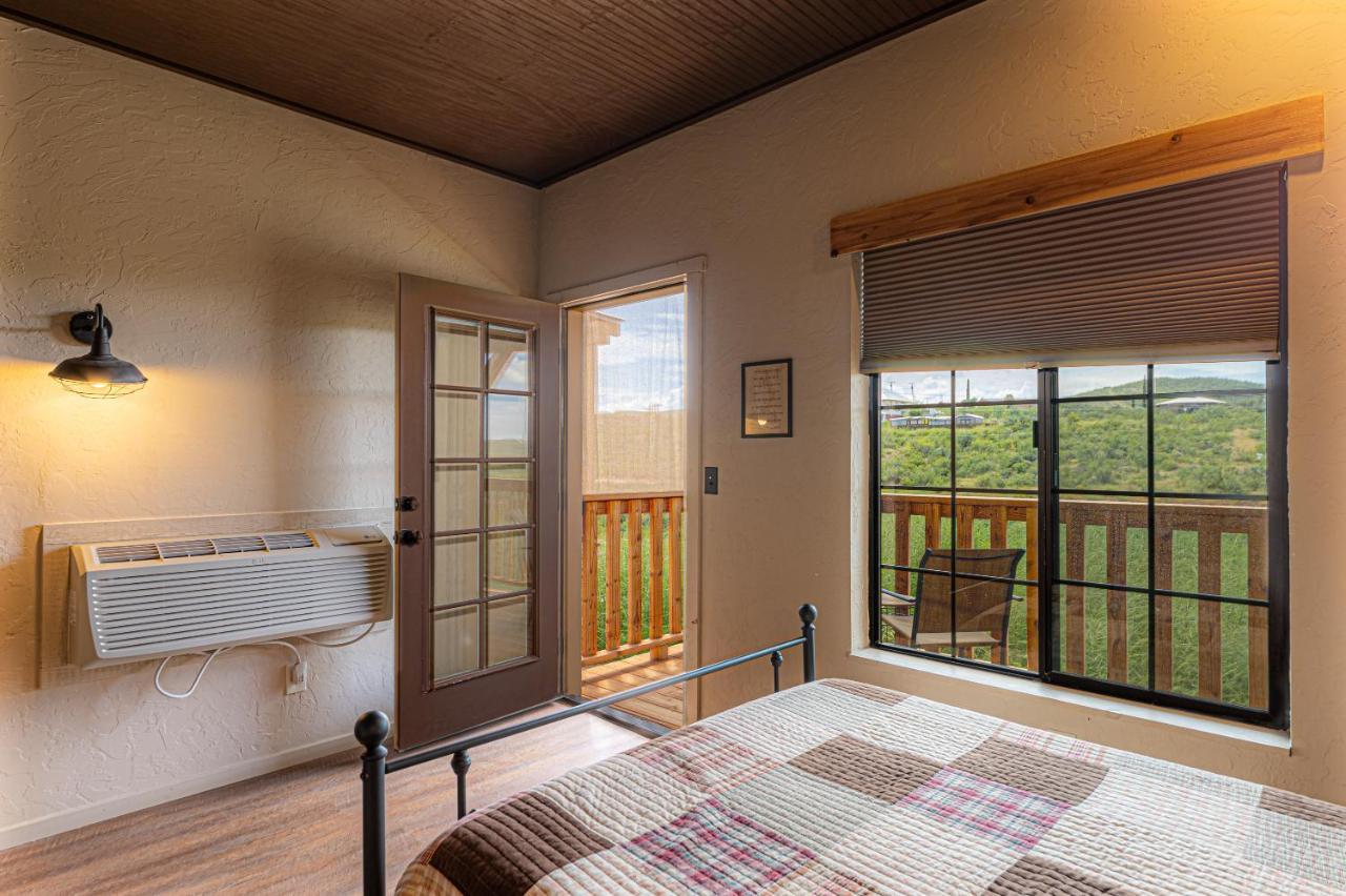 Holiday park -pet Friendly- Miners #5 -two Double Beds - Private Balcony