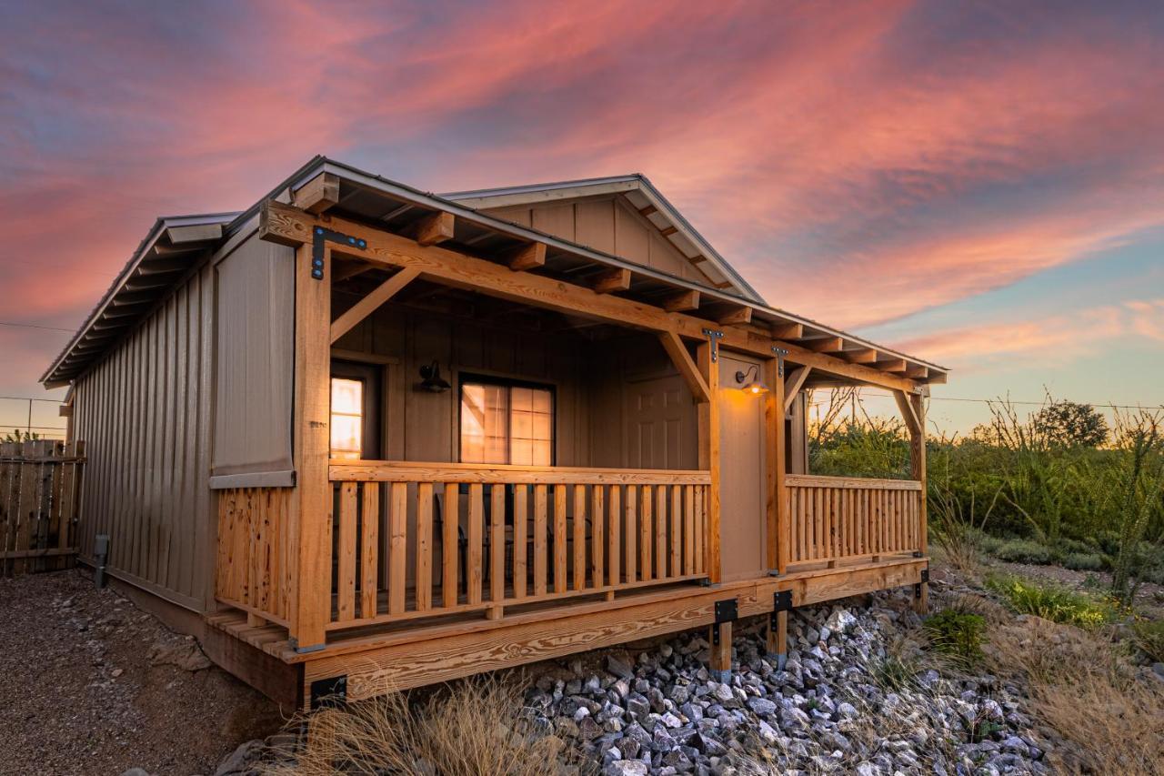 -pet Friendly- Miners #5 -two Double Beds - Private Balcony