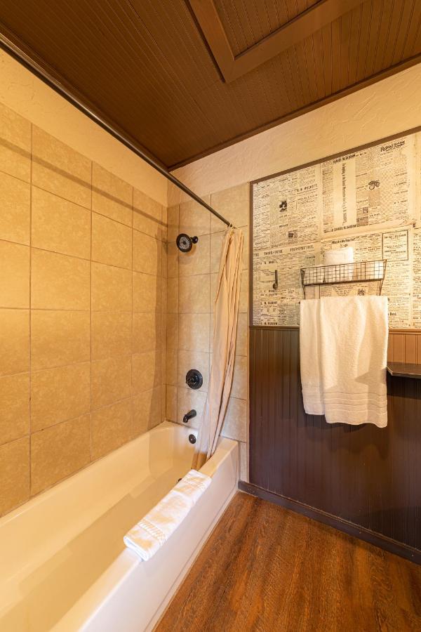 -pet Friendly- Miners #5 -two Double Beds - Private Balcony Holiday park