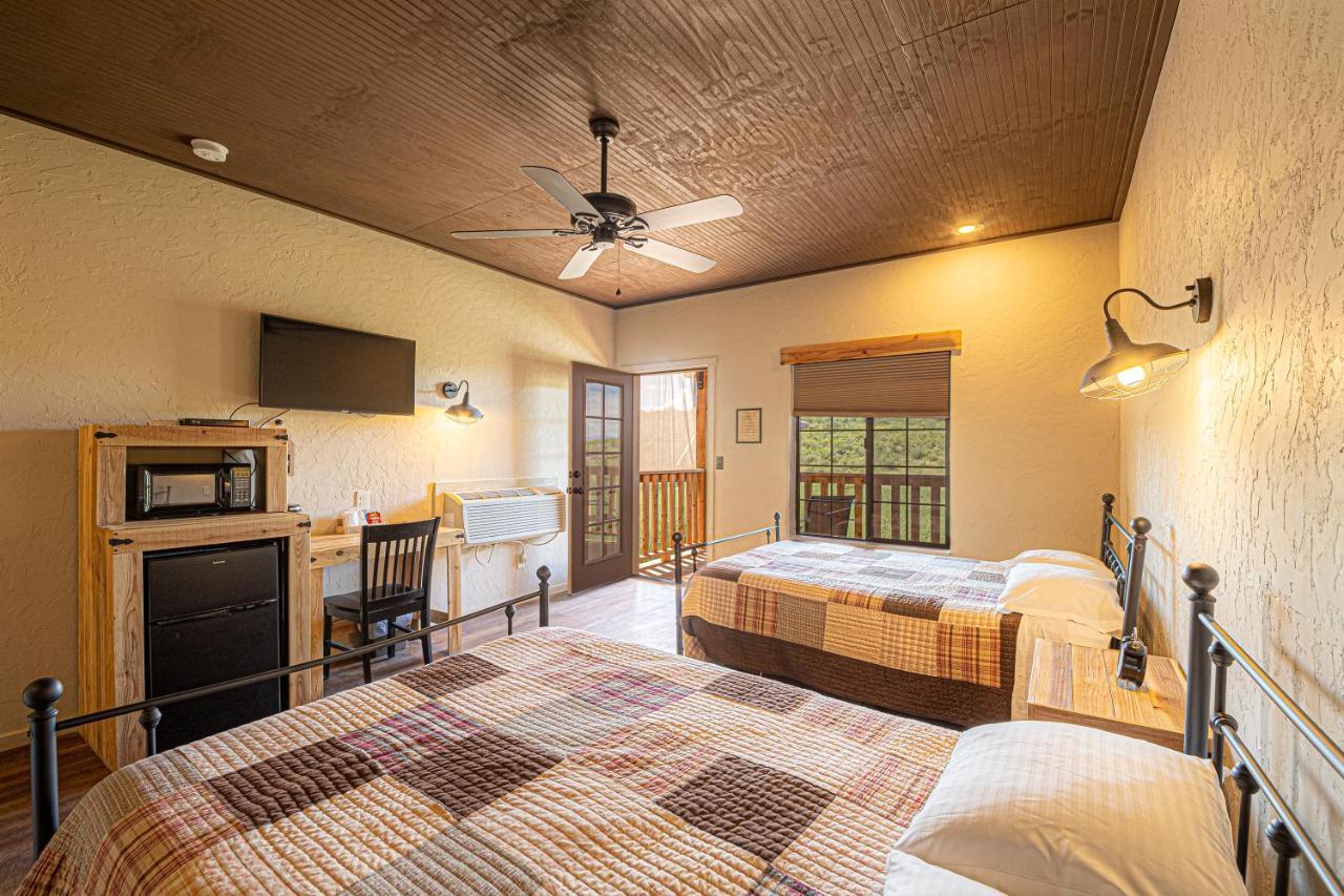 Holiday park -pet Friendly- Miners #5 -two Double Beds - Private Balcony Tombstone
