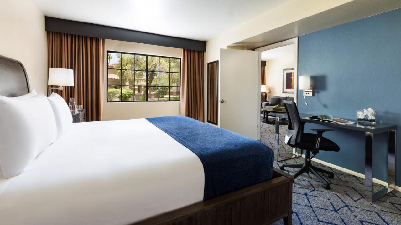 The Scottsdale Plaza &