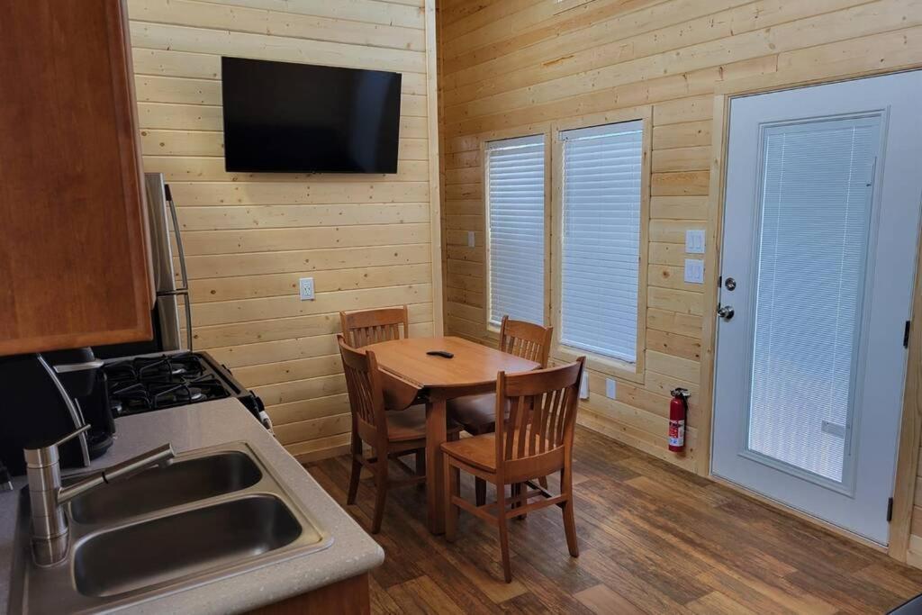 Chalet 076 Tiny Nr Grand Canyon South Rim Sleeps 8 Valle