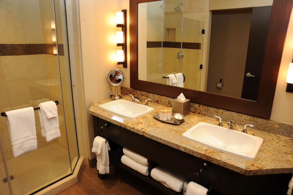 Twin Arrows Navajo Casino Resort 4*