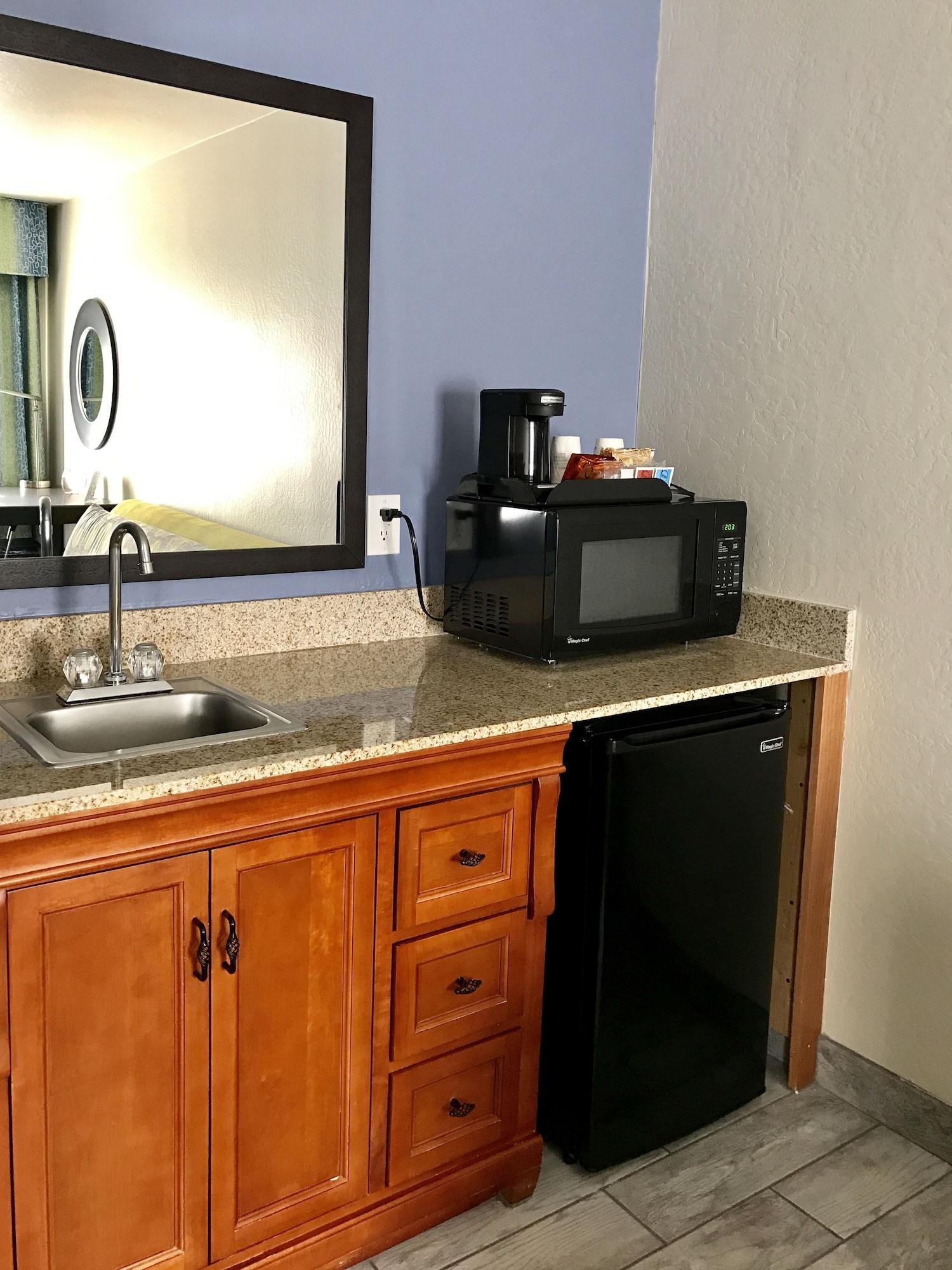 Hotel Days & By Wyndham East