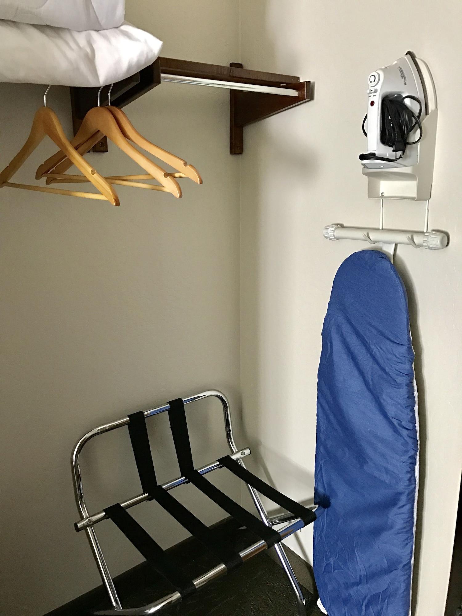 Hotel Days & By Wyndham East 3*
