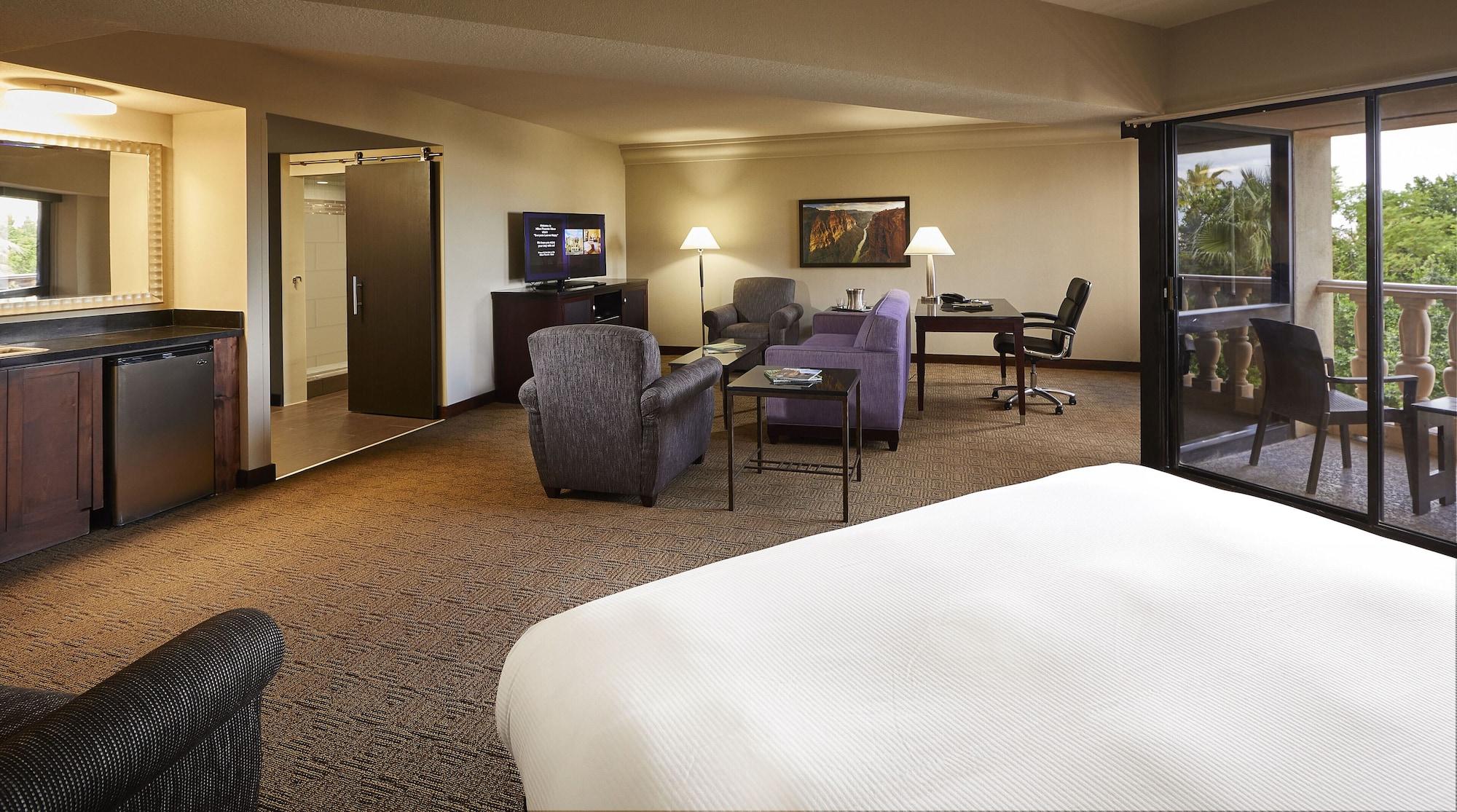 Doubletree By Hilton Phoenix Hotel