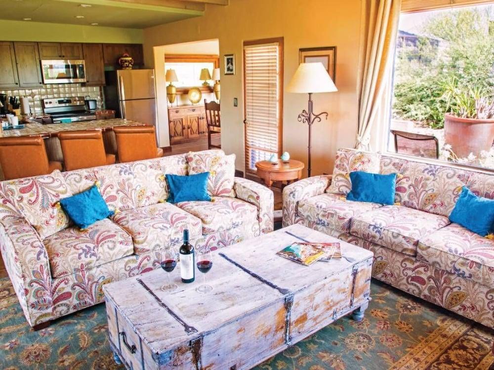 Hacienda Del Sol Guest Ranch Resort